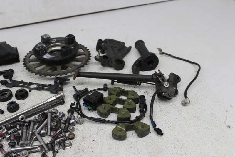 2014 KAWASAKI NINJA ZX6R ZX636E PARTS AND HARDWARE NUTS BOLTS | eBay