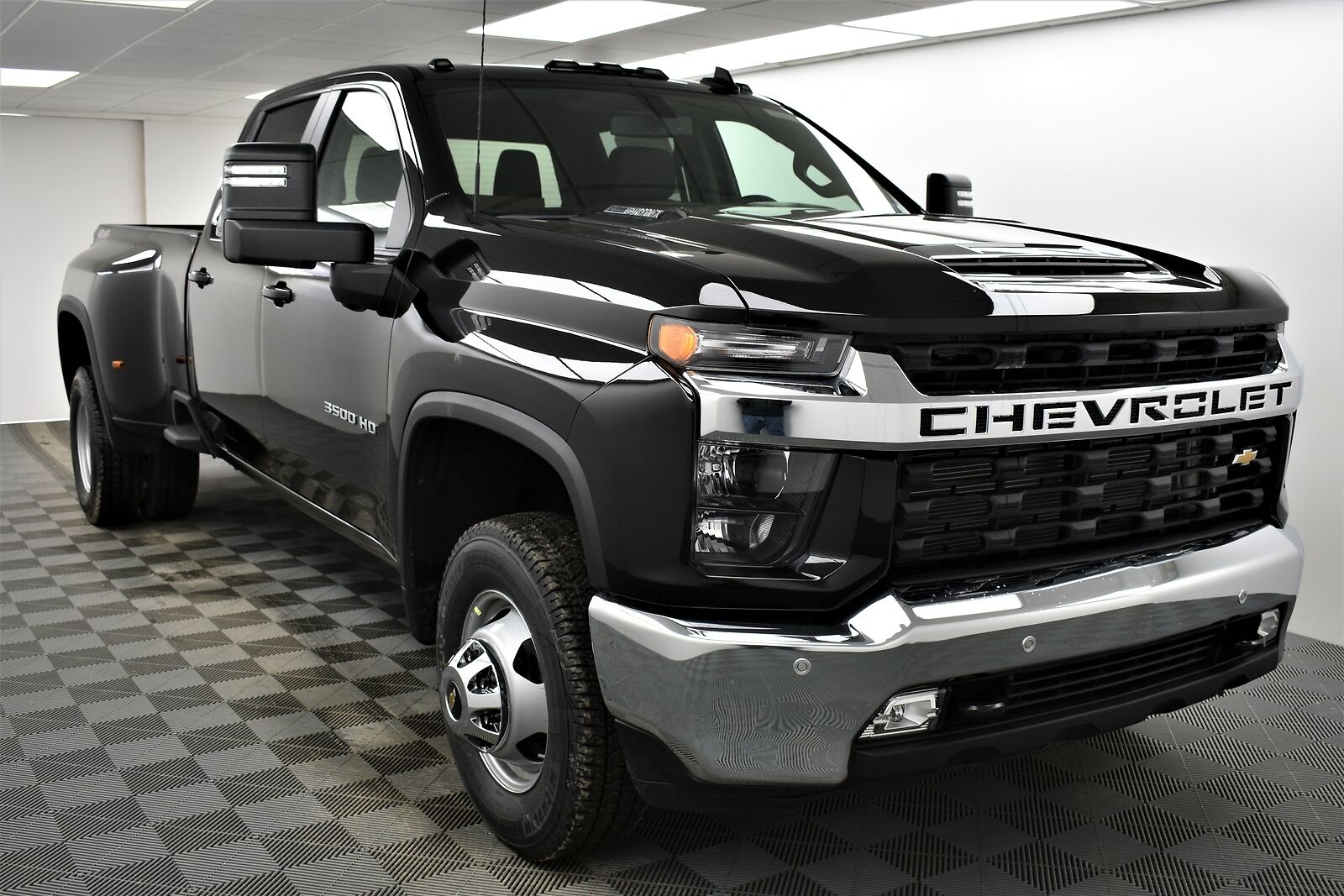 2021 Chevrolet Silverado 4x4 3500 Dually Duramax Diesel Black