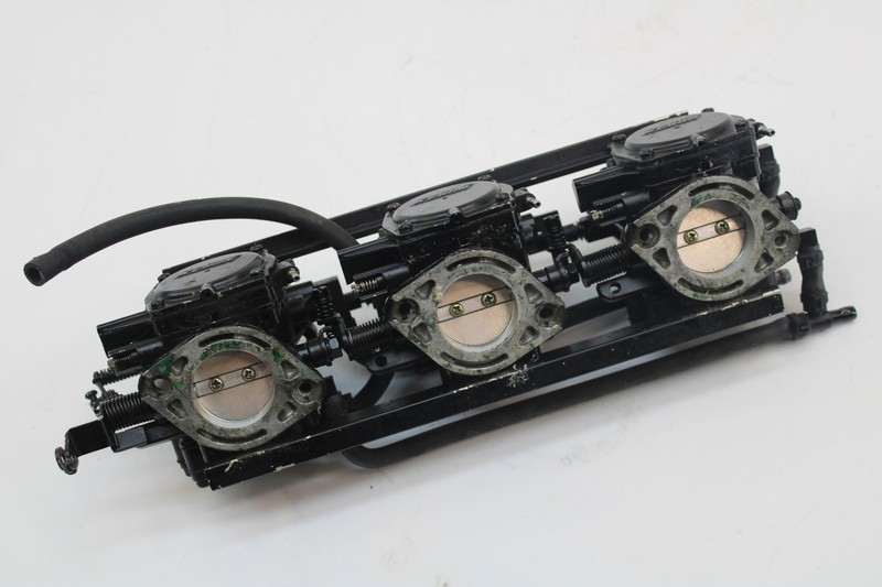 96-97 ZXi 1100 CARBS CARB BODY CARBURETOR FUEL BOWL RACK 96-97 ZXi 1100 CARBS CARB BODY CARBURETOR FUEL BOWL RACK