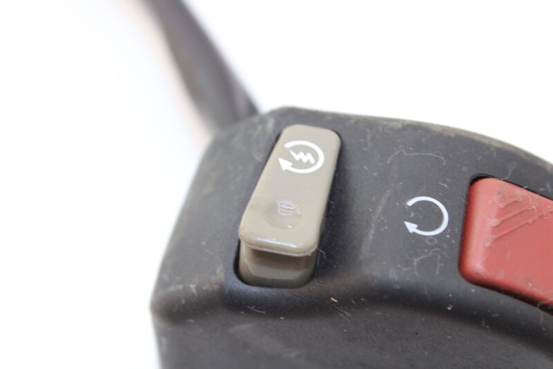 24-25 ZX6R 636 RIGHT CONTROL SWITCH SIDE CLIP ON CLIPON 24-25 ZX6R 636 RIGHT CONTROL SWITCH SIDE CLIP ON CLIPON