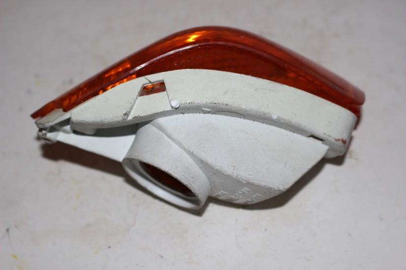 KAWASAKI NINJA ZX1100 RIGHT FRONT TURN SIGNAL LIGHT INDICATOR