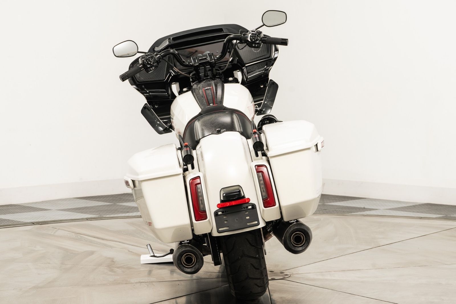 2025 Harleydavidson Cvo Road Glide St Motorcycle Milwaukee Eight 121ci