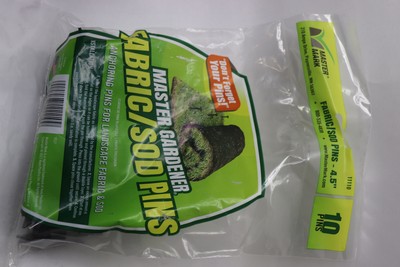 (40-Pk) Master Mark Fabric/Sod Anchoring Pins Plastic 4.5'' 11110