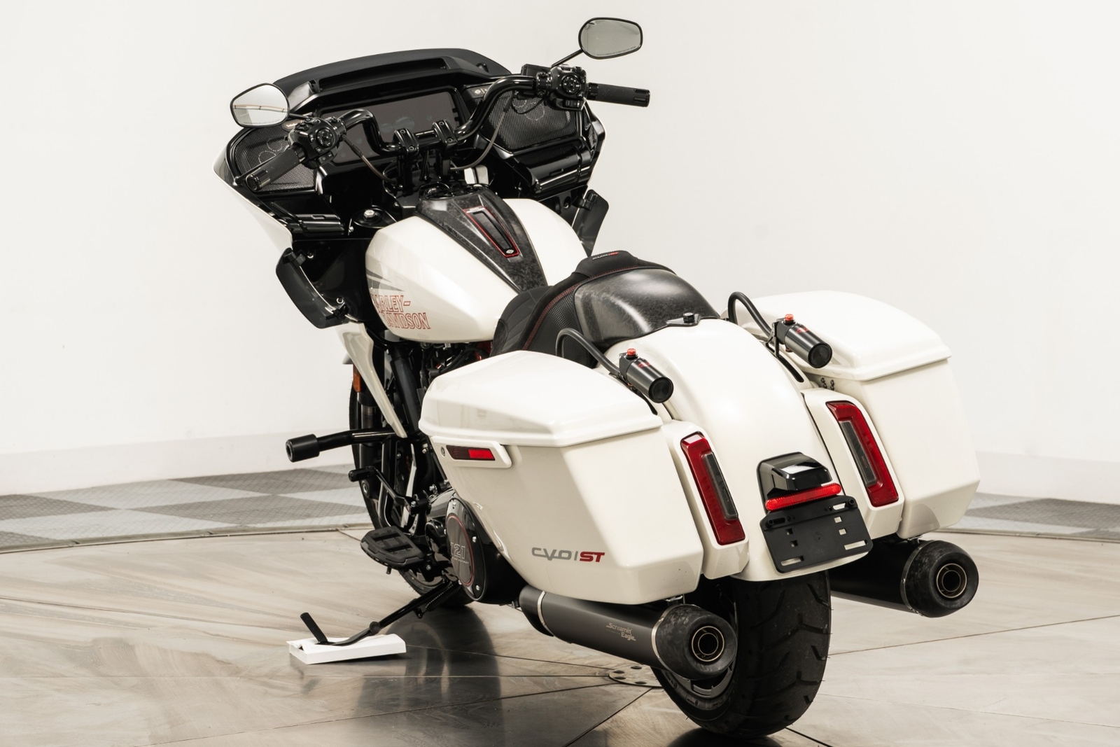 2025 Harleydavidson Cvo Road Glide St Motorcycle Milwaukee Eight 121ci