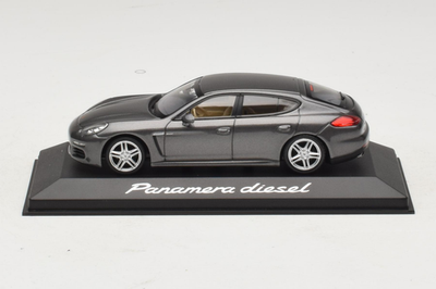 Porsche Panamera Diesel Grey Metallic 1:43 Minichamps | WAP0202300E