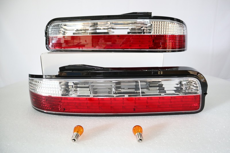 ニッサンテール？ 1989-1994 Nissan 240SX S13 Coupe Red/Clear LED Tail Light Assembly