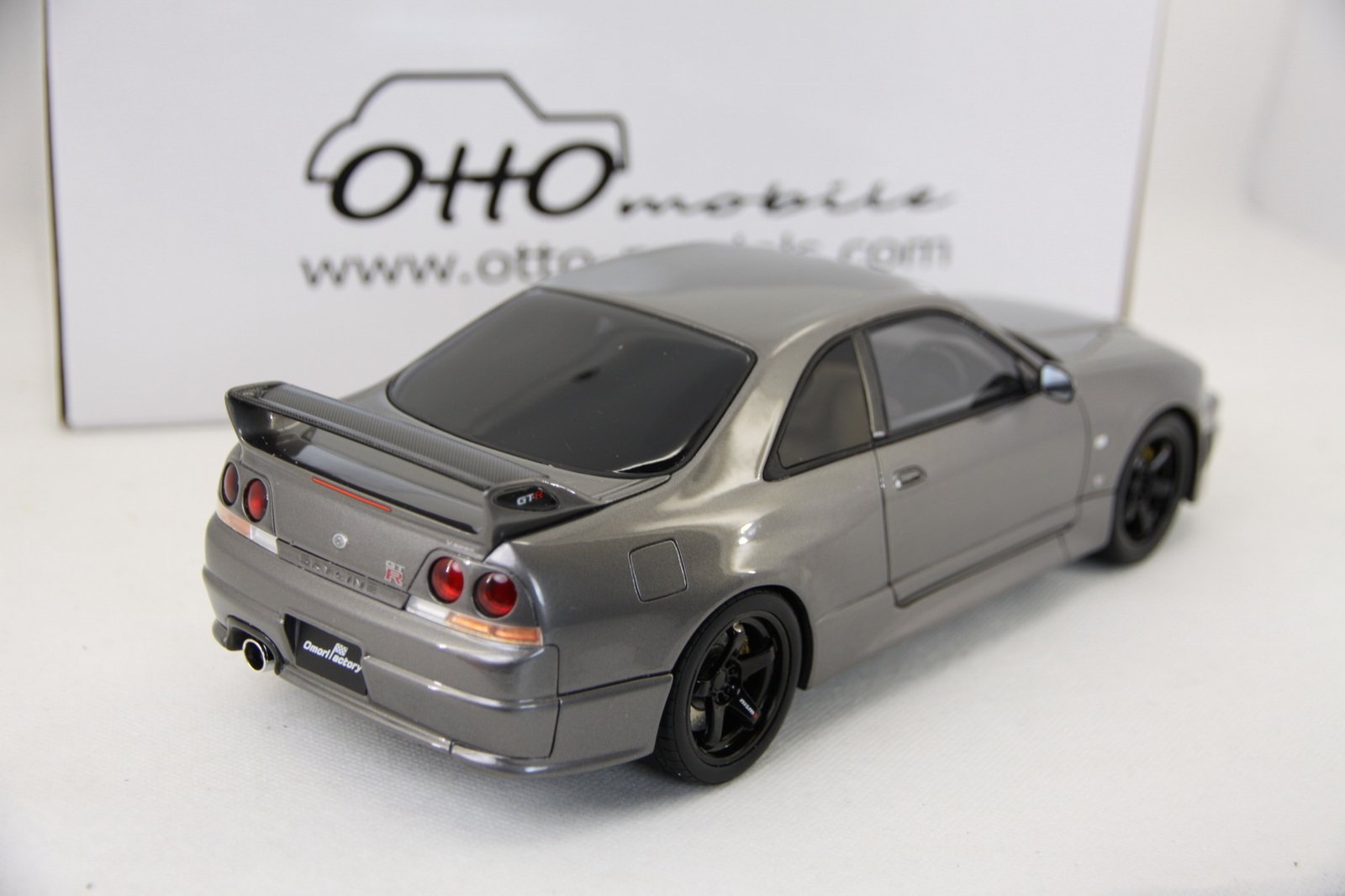 OTTO 1:18 scale Nissan Skyline R33 GT-R Omori Factory(Gun
