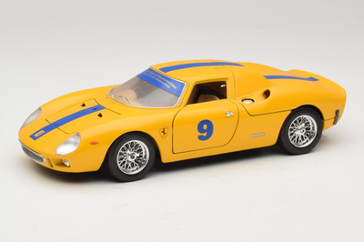 Ferrari 250 Le Mans #9 Yellow 1:18 Bburago | 3033-Y1