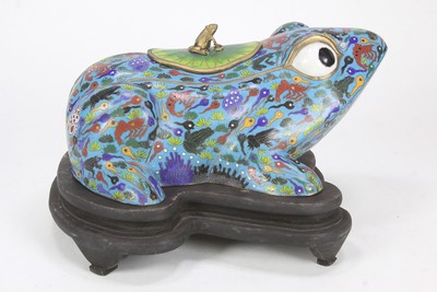 Large Cloisonne Enamel Frog W/ Lily Pad Lid Frog Finial & Wooden Stand 14.5