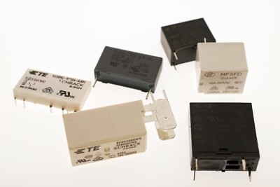 SCHRACK RP421060 60V 8A//250V RELAY NEW LOT OF 2