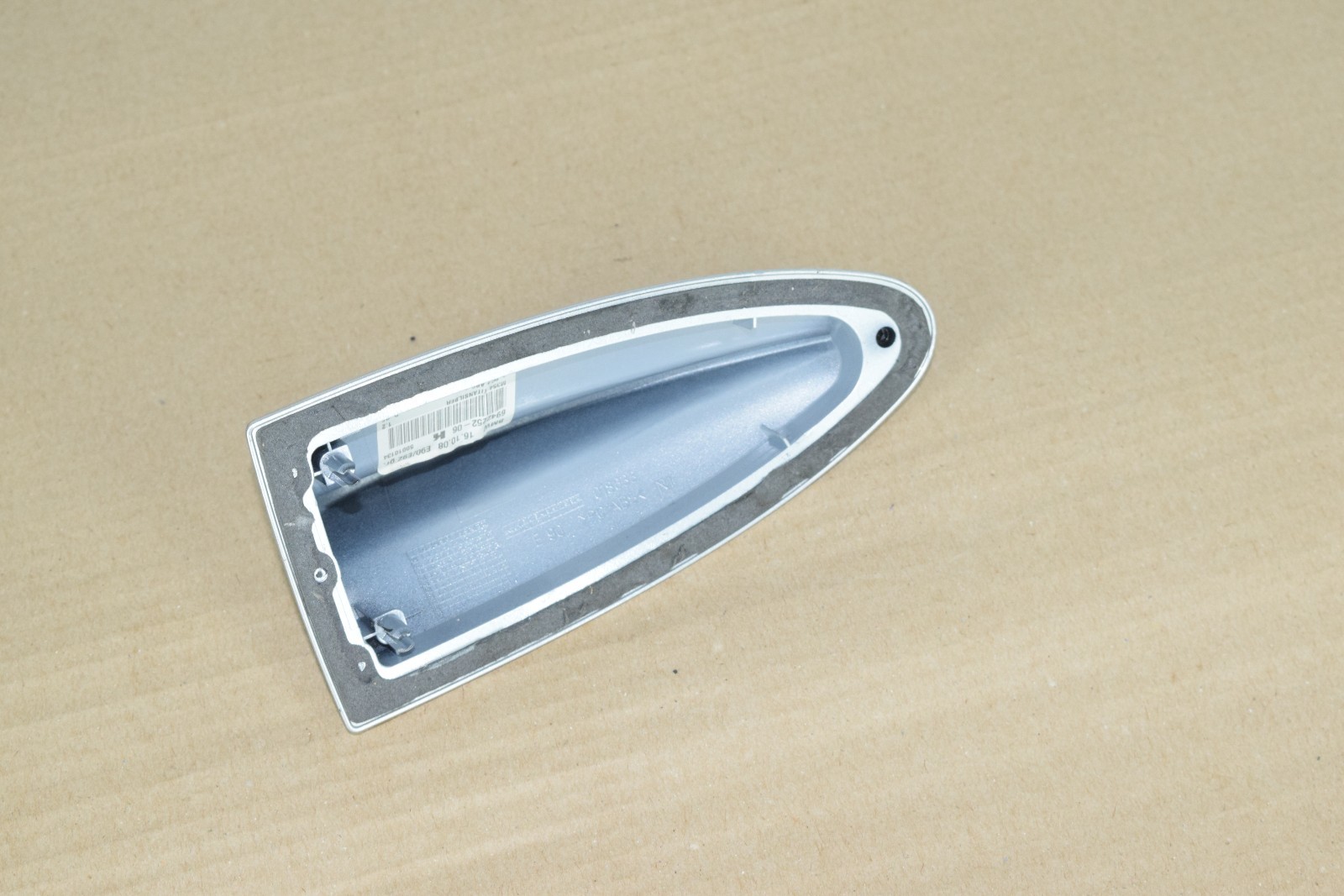 BMW E90 E92 REAR ROOF EXTERIOR GPS RADIO SIGNAL ANTENNA