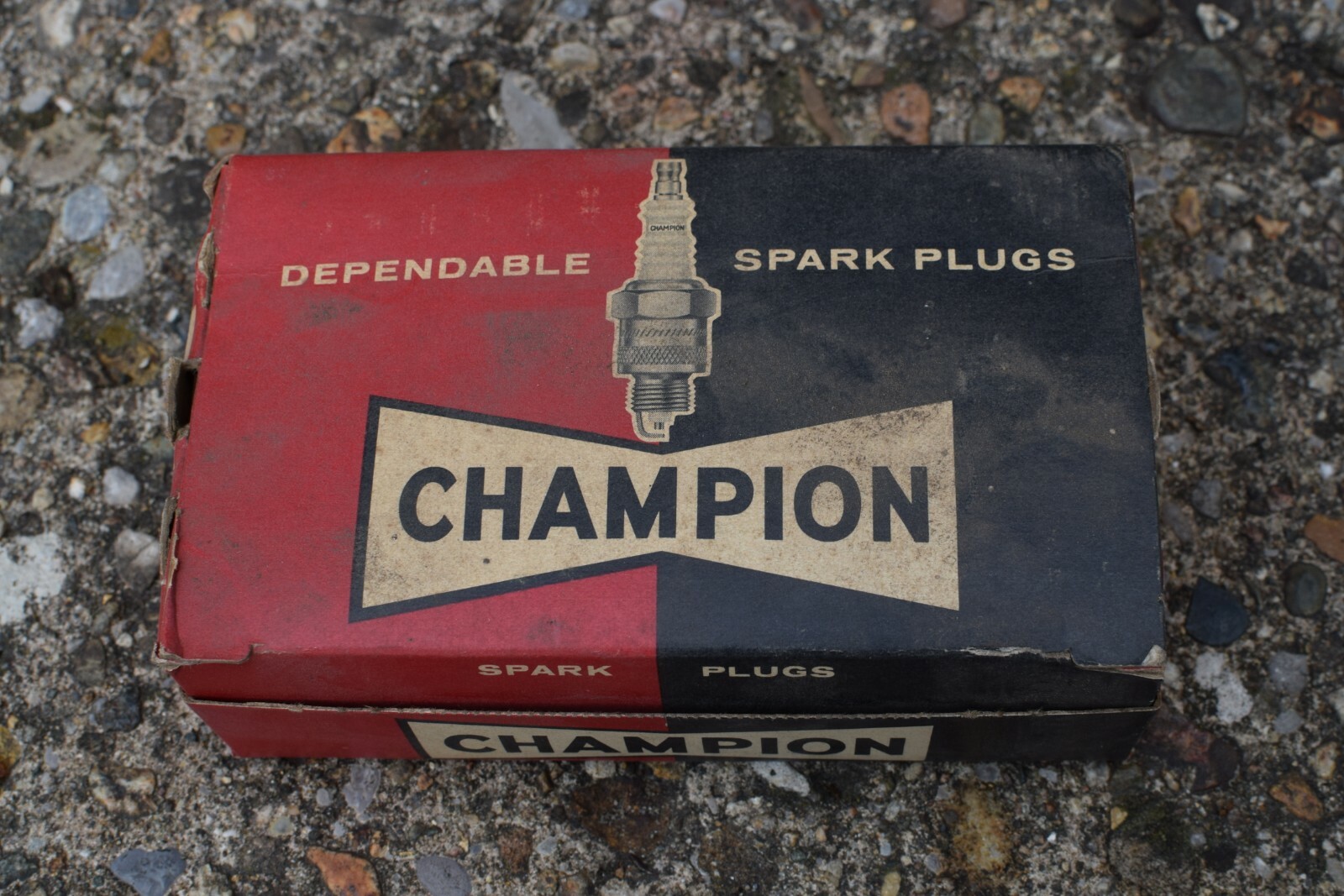 Vintage Champion Spark Plugs BL-11Y 10 Plugs New In Original Box NOS