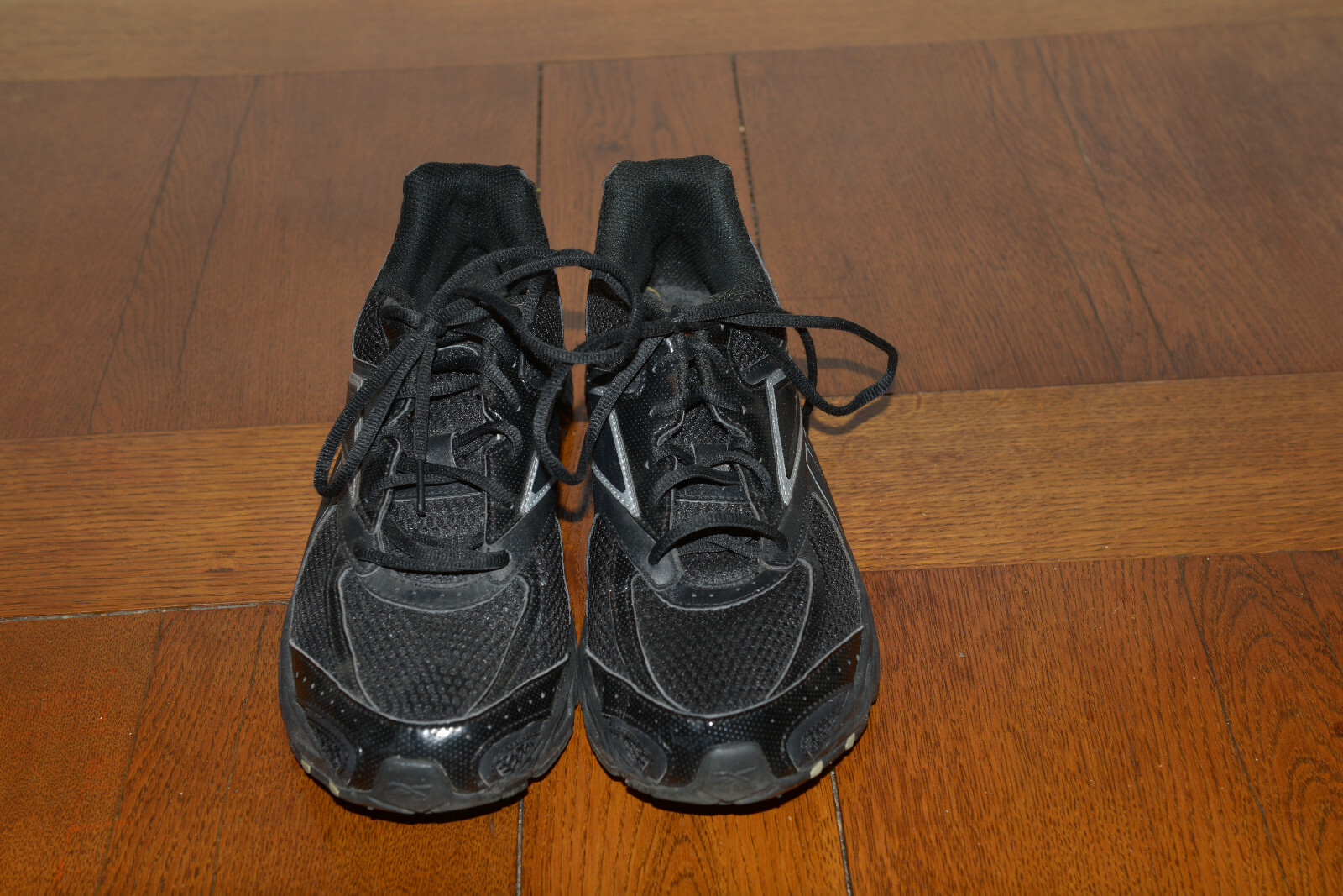 Reebok Walkingschuhe Grösse EU 43 /UK 9, schwarz wenig getragen