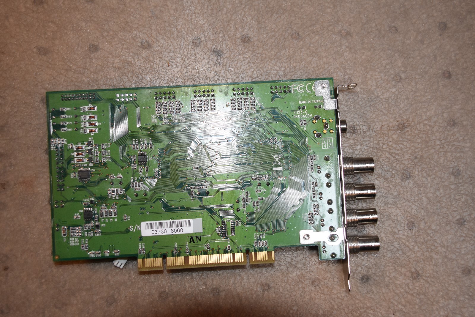 AverMedia NV5000 4 Port PCI Video Surveillance DVR Capture Card Bundle