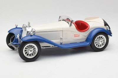 Alfa Romeo 2300 Spider White & Blue Bburago 1:18 | 3008-M1