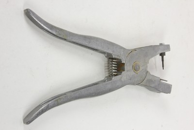 Temple Tag Brand Unused Ear Tagging Tool Tagger Livestock Ranch Farm
