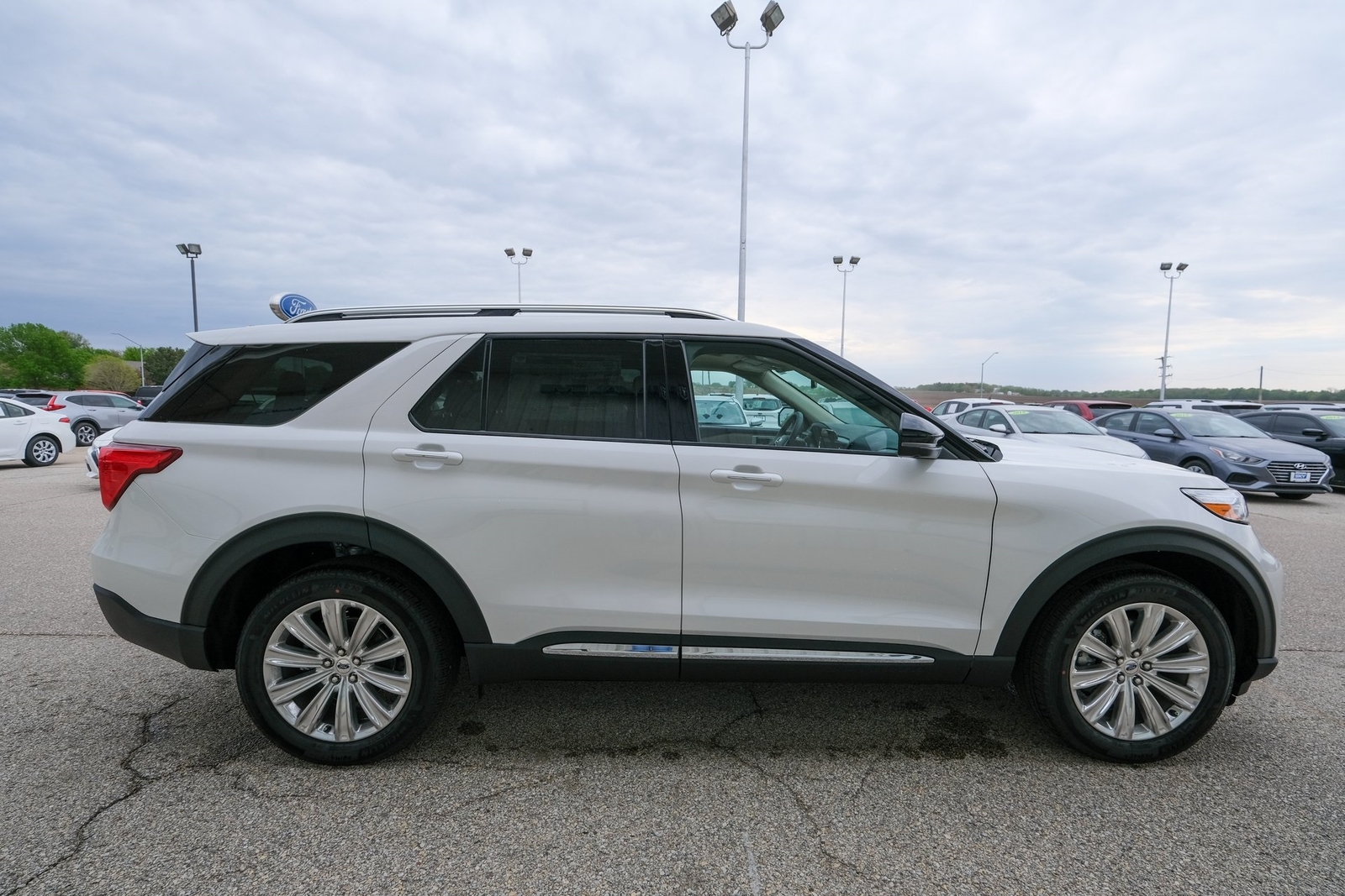 2022 Ford Explorer Limited Lifetime Powertrain Warranty Only 12 Miles 