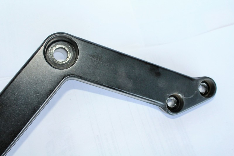 04-06 SUZUKI VSTROM 650 BRACKET, MOUNT RH (BLACK) 41911-06G60-YAP