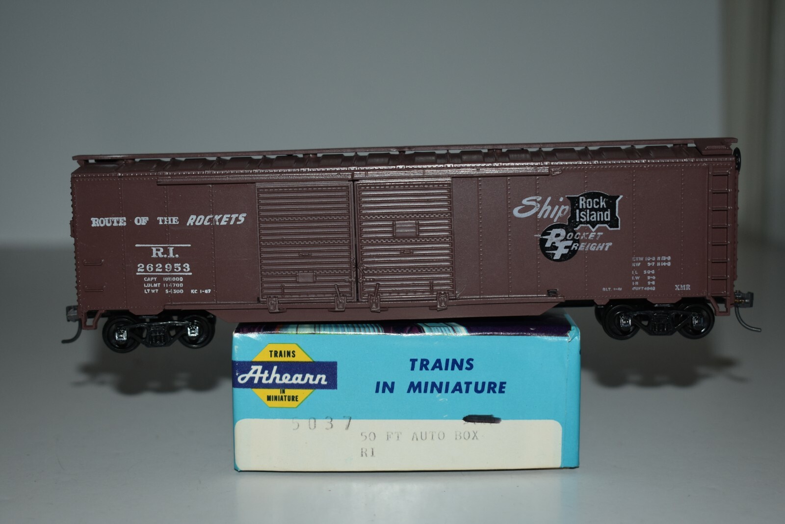 HO Scale Athearn 5037 Rock Island 50' Double Door Boxcar