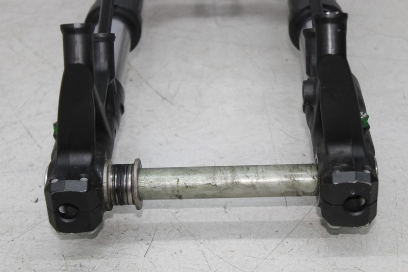 12-25 KAWASAKI NINJA ZX14R FRONT FORKS TRIPLE TREE CLAMP