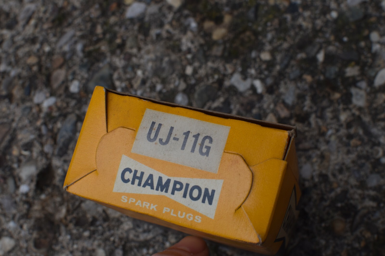 Vintage Champion Spark Plugs UJ-11G 10 Plugs New In Original Box NOS