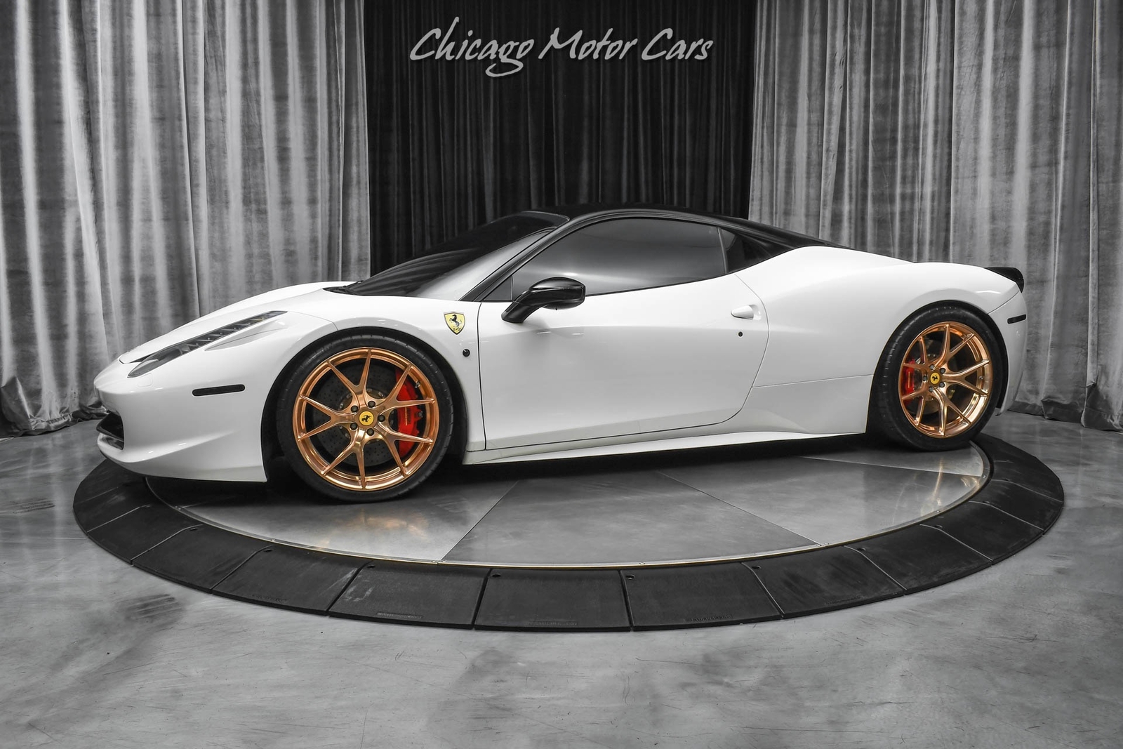 Ferrari 458 Italia белая