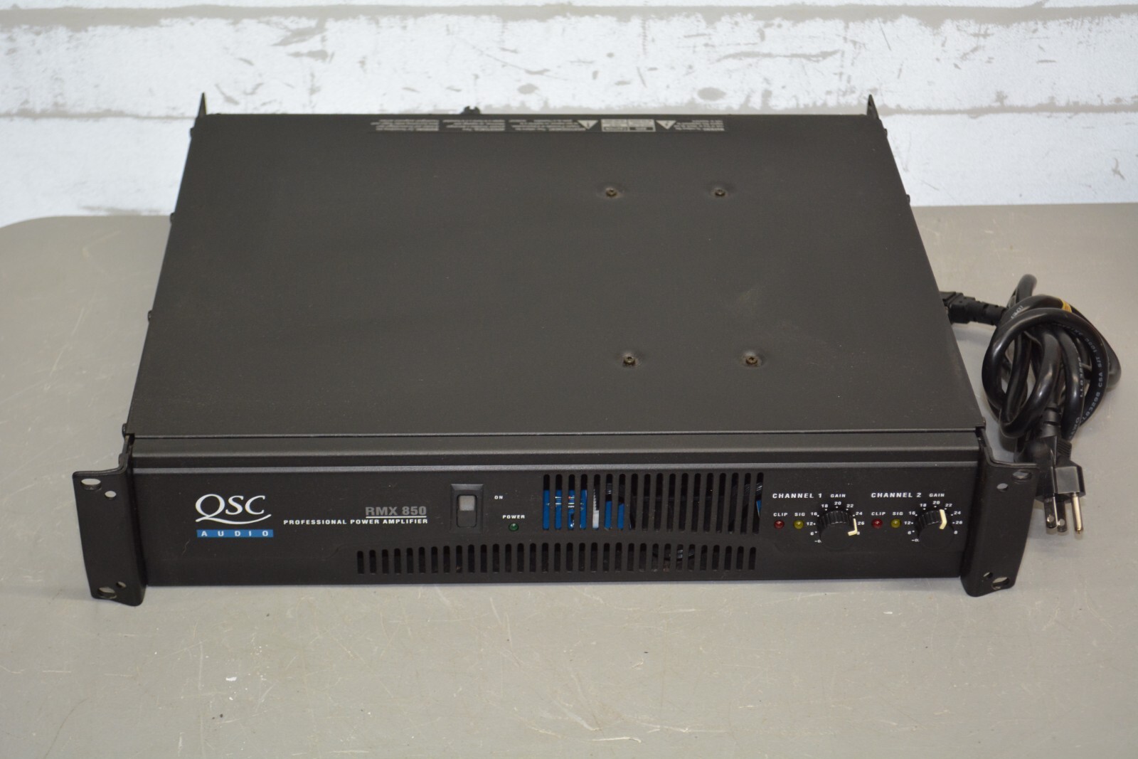 QSC RMX 850 Pro Audio Two Channel Rack Mount Power Amplifier