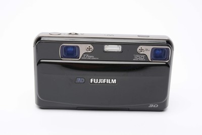 Fuji FinePix W1 Dual 10MP Real 3D Digital Point&Shoot camera, batt+charger+32GB