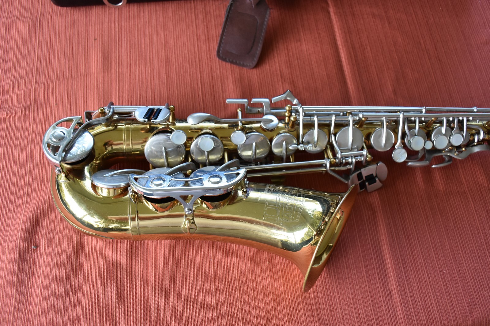 Bundy II Alto Saxophone w/Case and Goldentone mouthpiece