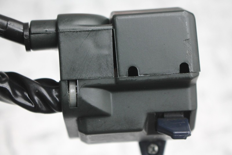1992 KAWASAKI NINJA ZX11 ZX1100C LEFT CLIP ON HANDLE HORN SIGNALS