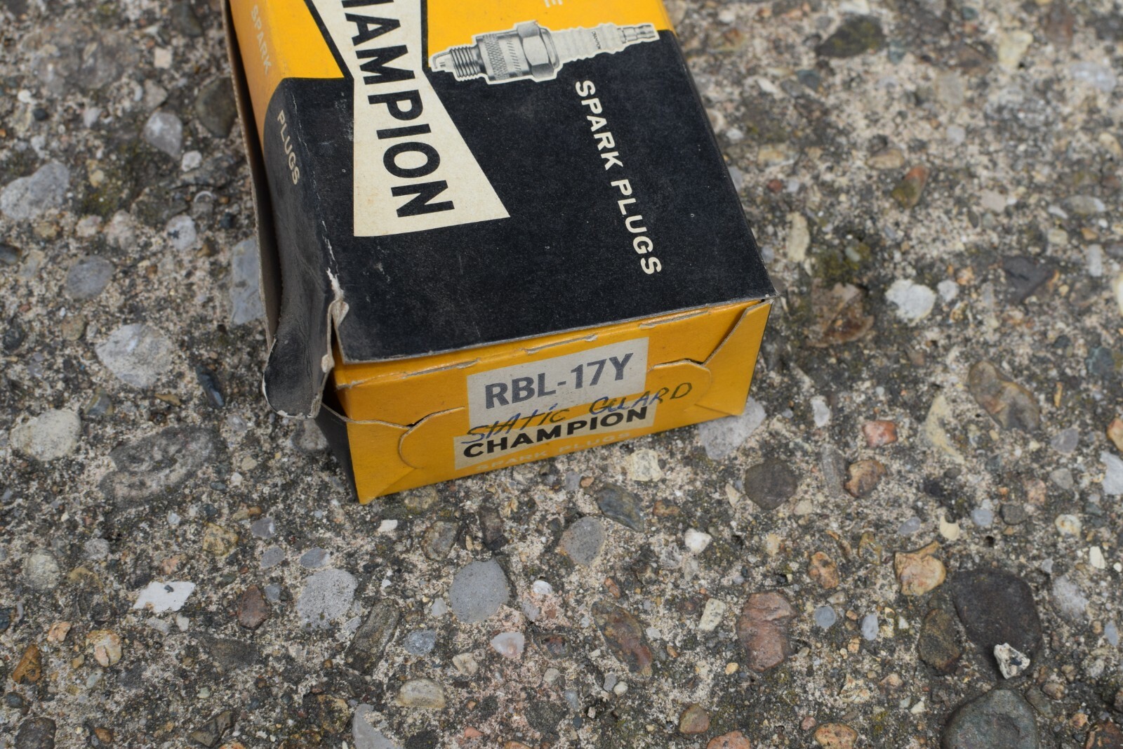 Vintage Champion Spark Plugs 10 Plugs New In Original Box NOS