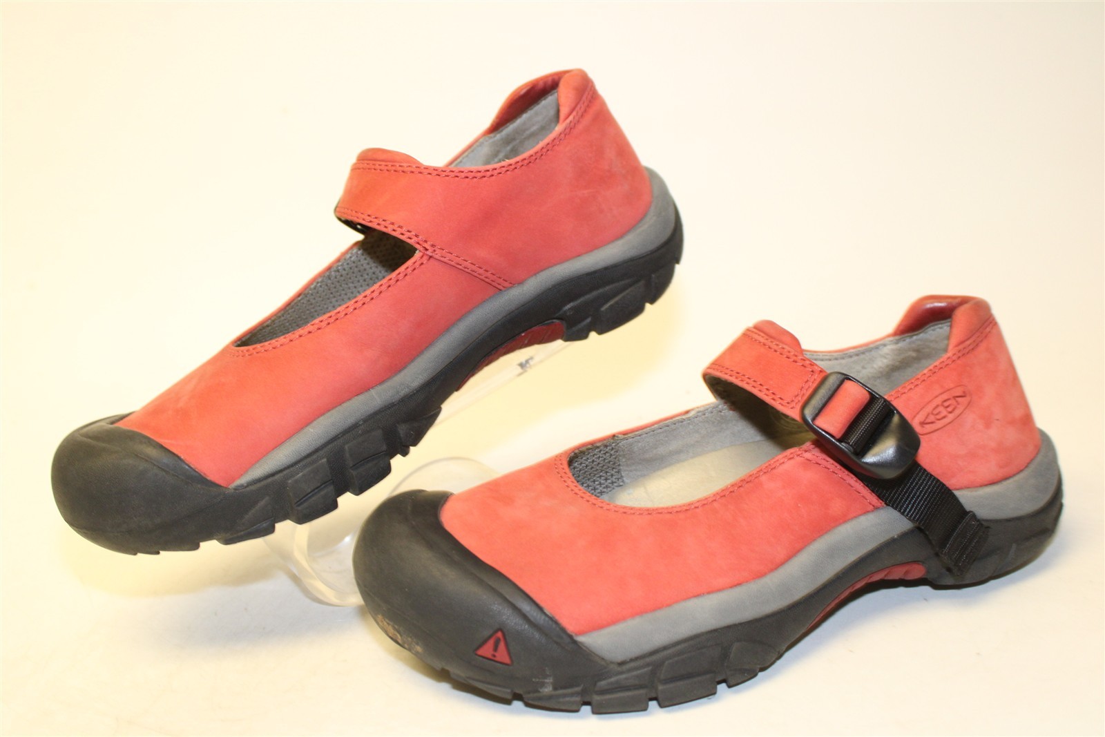 KEEN Womens Size 8.5 39 Burnt Red Leather Adjustable Strap