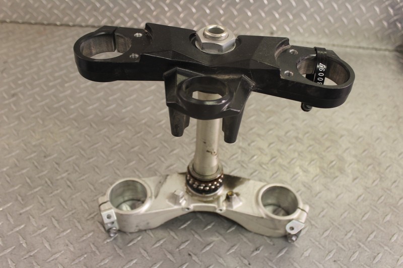 2008 KAWASAKI NINJA ZX14 ZX1400 FRONT FORKS CLAMP TRIPLE TREE STEM