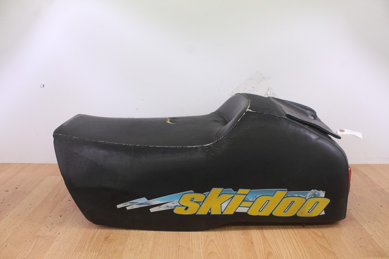 ソノシート 99-03 zx chassis Ski Doo Bombardier Snowmobile foam Black Seat