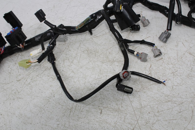 24 KAWASAKI NINJA ZX4RR MAIN ENGINE WIRING HARNESS MOTOR WIRE LOOM