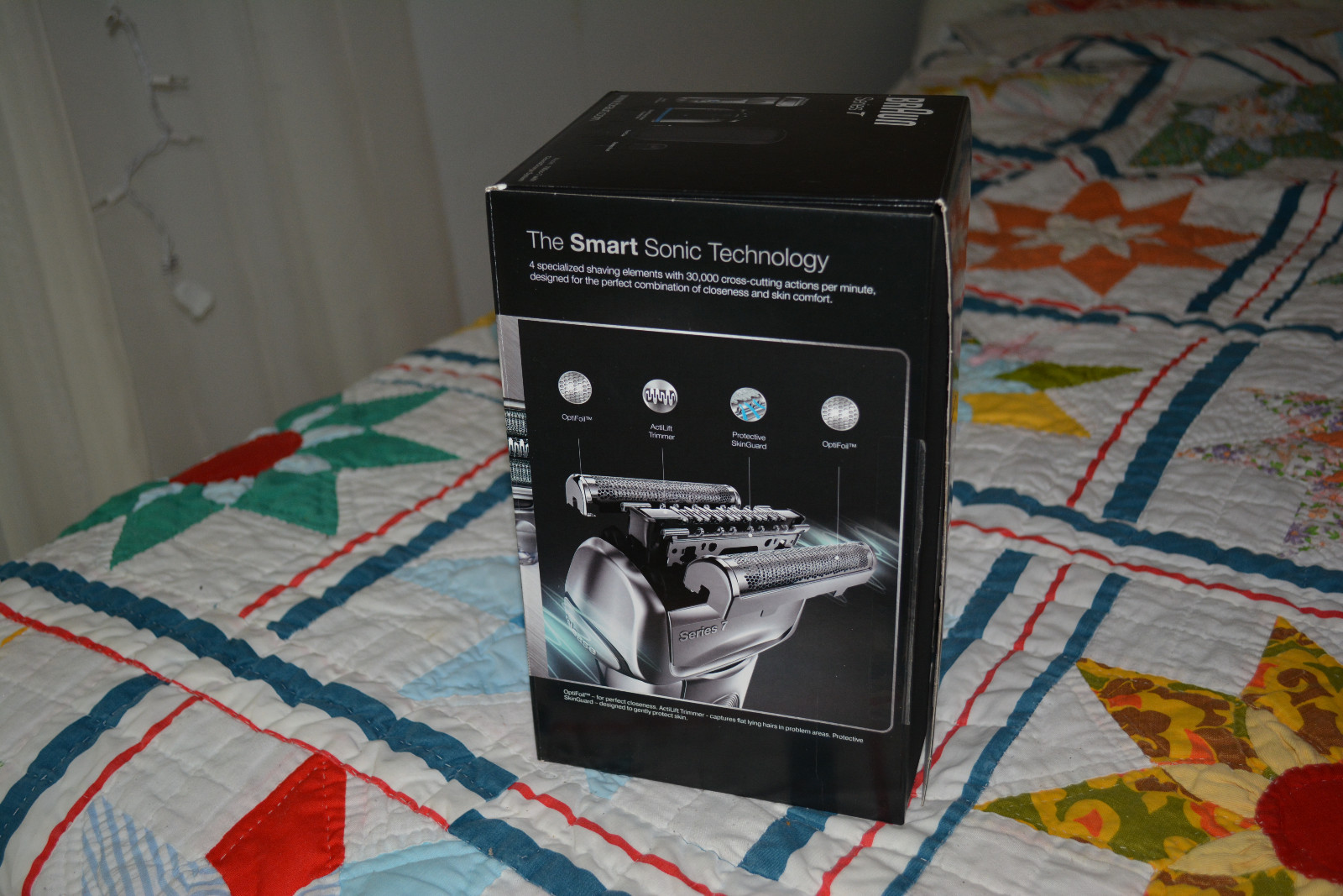 BRAUN SERIES 7 SMART SHAVER MODEL 790CC-7 WITH CLEAN & CHARGE SYSTEM - NEW !