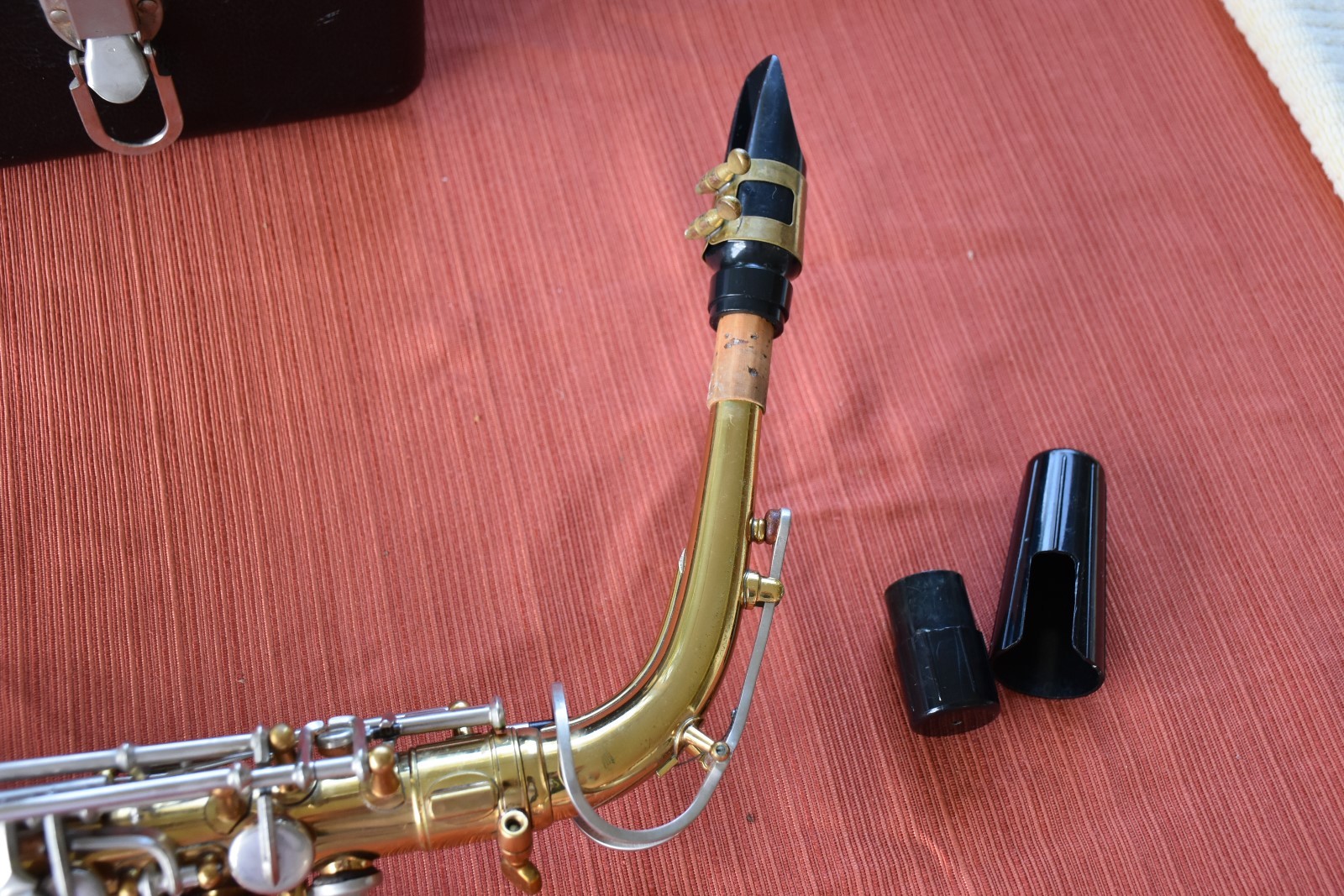 Bundy II Alto Saxophone w/Case and Goldentone mouthpiece
