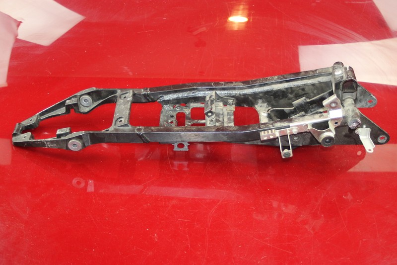 3DS16000で売ります。 2007 2008 kawasaki ninja zx6r REAR SUBFRAME BACK SUB FRAME