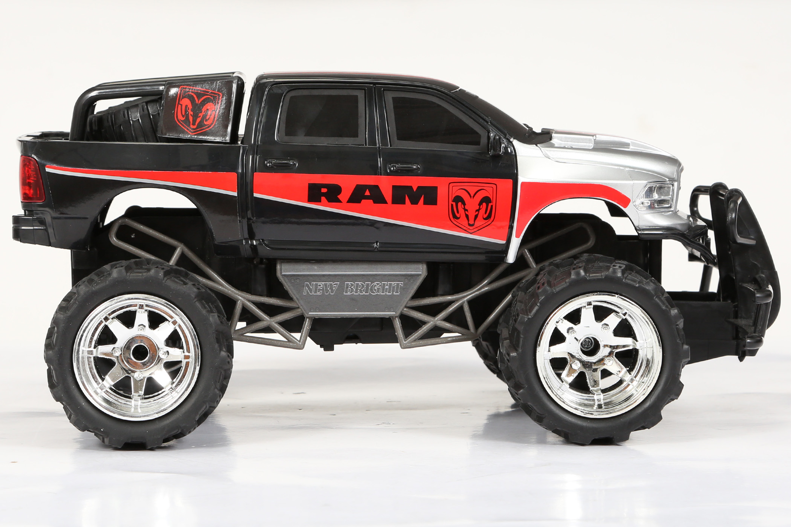 New bright радиоуправляемые машина hummer h3. Dodge ram rc. Dodge ram new bright. Краулер авто. Rc memories.