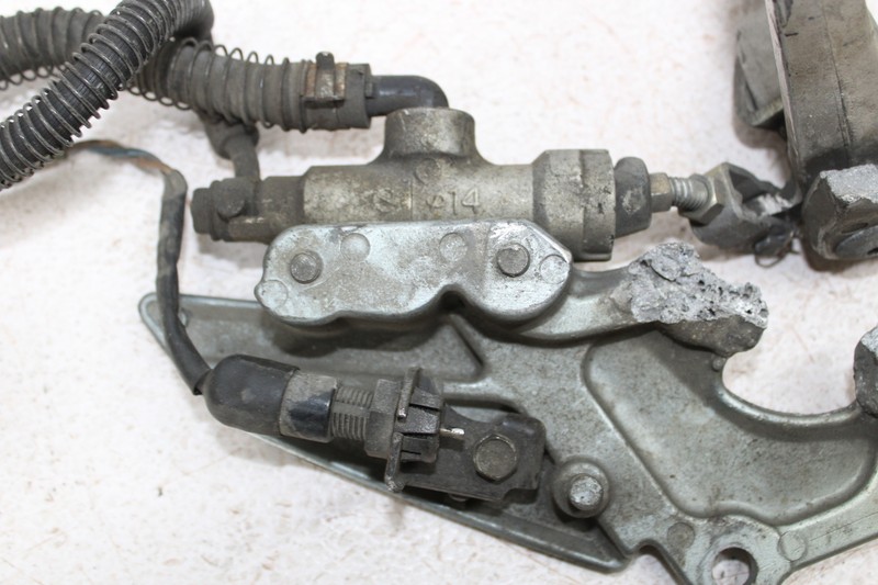 1991 KAWASAKI NINJA ZX6 ZX600D RIGHT REARSET REAR SET DRIVER FOOT