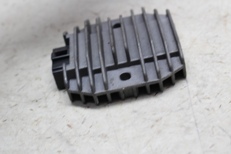 専用④ 95-97 KAWASAKI NINJA ZX6R RECTIFIER VOLTAGE REGULATOR | eBay