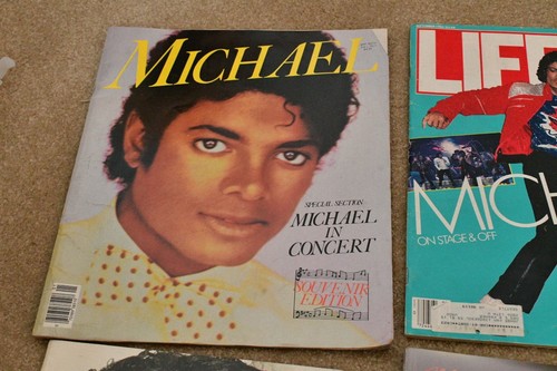 Michael Jackson Thriller songbook Life Magazine concert souvenir edition picture