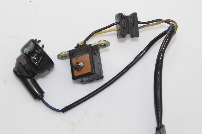 96-97 NINJA ZX9R CRANK POSITION SENSOR PULSER PULSAR COIL 96-97 NINJA ZX9R CRANK POSITION SENSOR PULSER PULSAR COIL