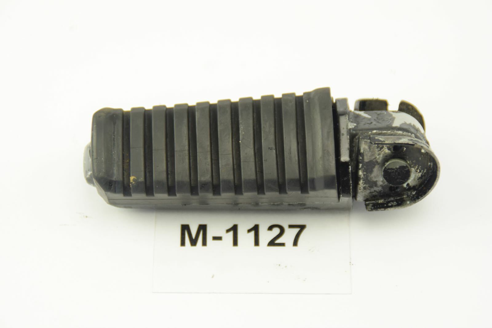 Kawasaki GPZ 900 ZX2A - Footrest rear right passenger Passenger