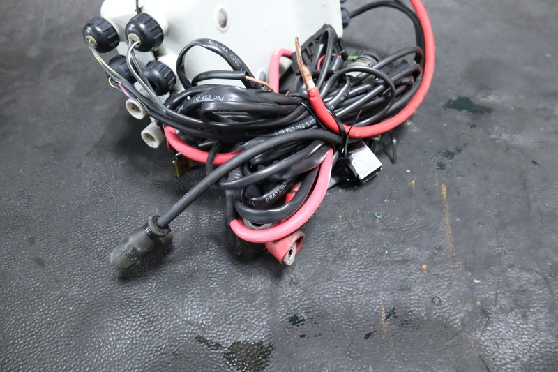 1994 SEA-DOO GTX ELECTRICAL BOX COMPLETE W/ COILS 278000325 1994 SEA-DOO GTX ELECTRICAL BOX COMPLETE W/ COILS 278000325