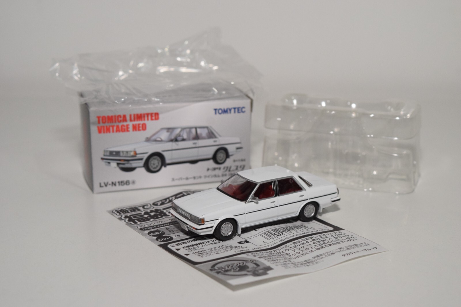 A94 1:64 3 INCH TOMICA TOMY VINTAGE LV-N156A TOYOTA CREST