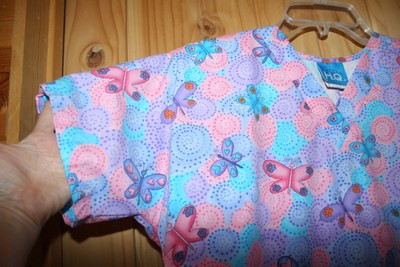 Scrub H.Q.  SCRUB TOP  size XS  PRETTY Bright & Colorful   Butterflies   LOT6848