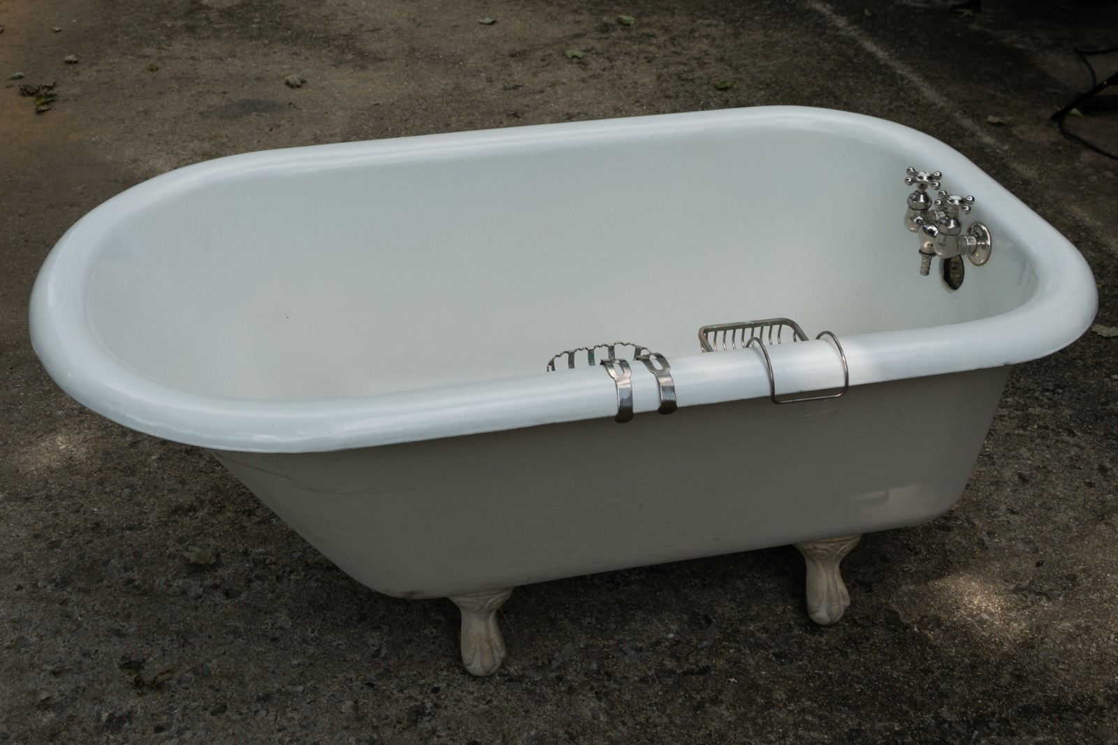 Rare Vintage Antique 1925 Crane Clawfoot Bathtub w/ all orginal hardware