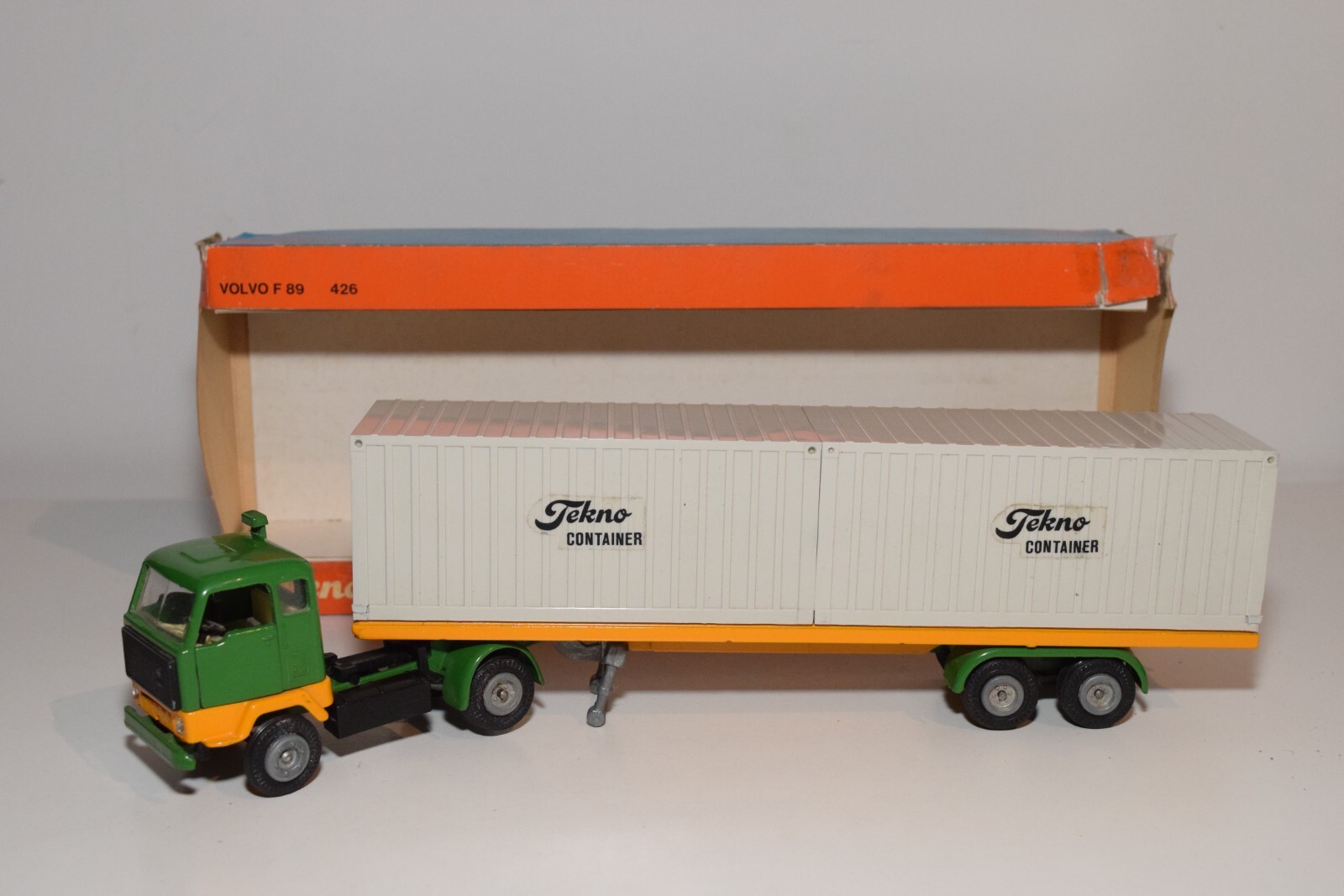 ミニカー TEKNO NO432 VOLVO Lartbit Lostragn Truck Tekno