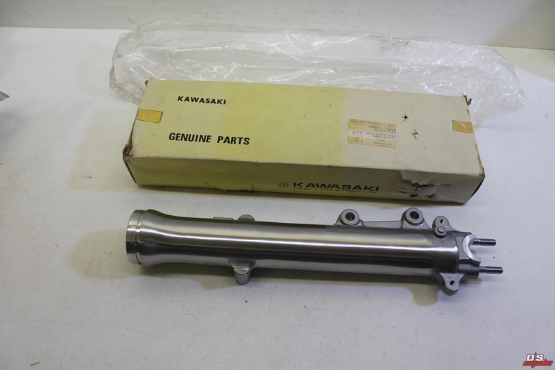 NOS Gernuine 1987-1993 KAWASAKI KZ1000 POLICE FRONT OUTER LEFT